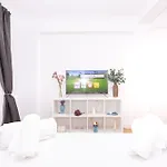 New White Unirii Bucureşti