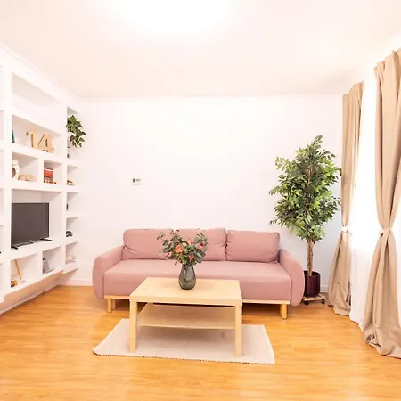 アパート Old Town Home Unirii *