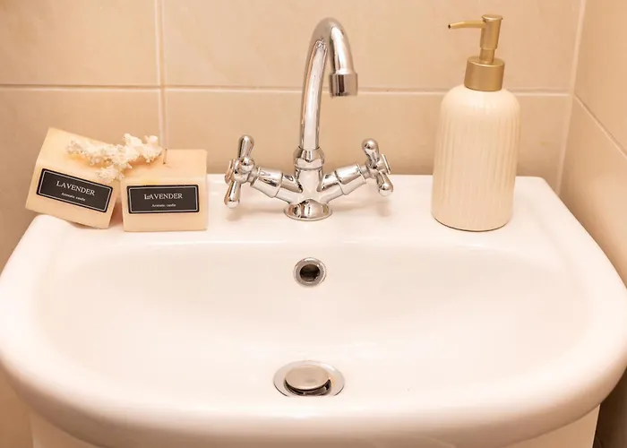 New White Unirii * Bükreş